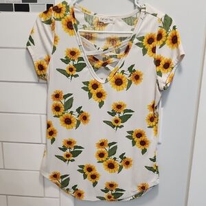 Crisscross V-Neck Sunflower Tee - White/Yellow